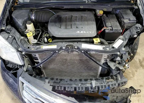 2011 Chrysler Town & Country Touring L z USA, uszkodzony, nr VIN 2A4RR8DG9BR676307